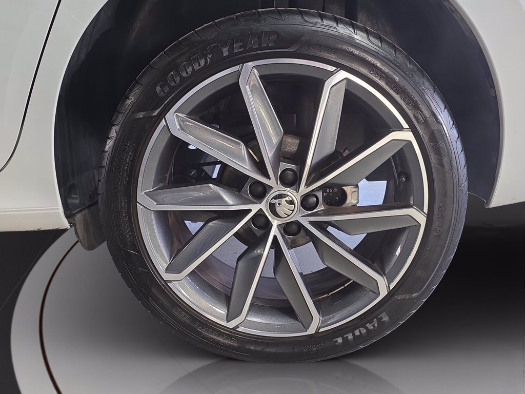 SKODA Kamiq 1.0 tsi dark shade 110cv