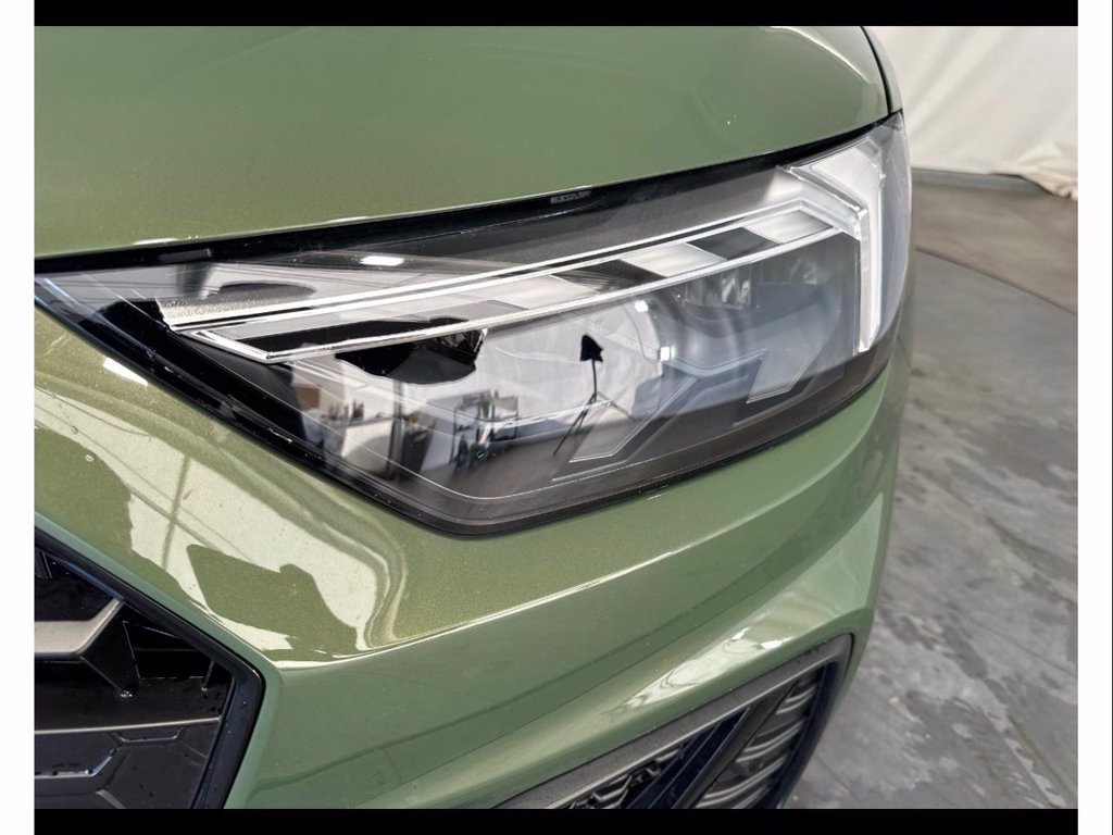 AUDI A1 sportback 40 2.0 tfsi identity black 207cv s-tronic