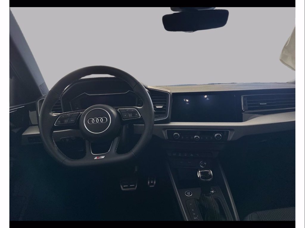 AUDI A1 sportback 40 2.0 tfsi identity black 207cv s-tronic