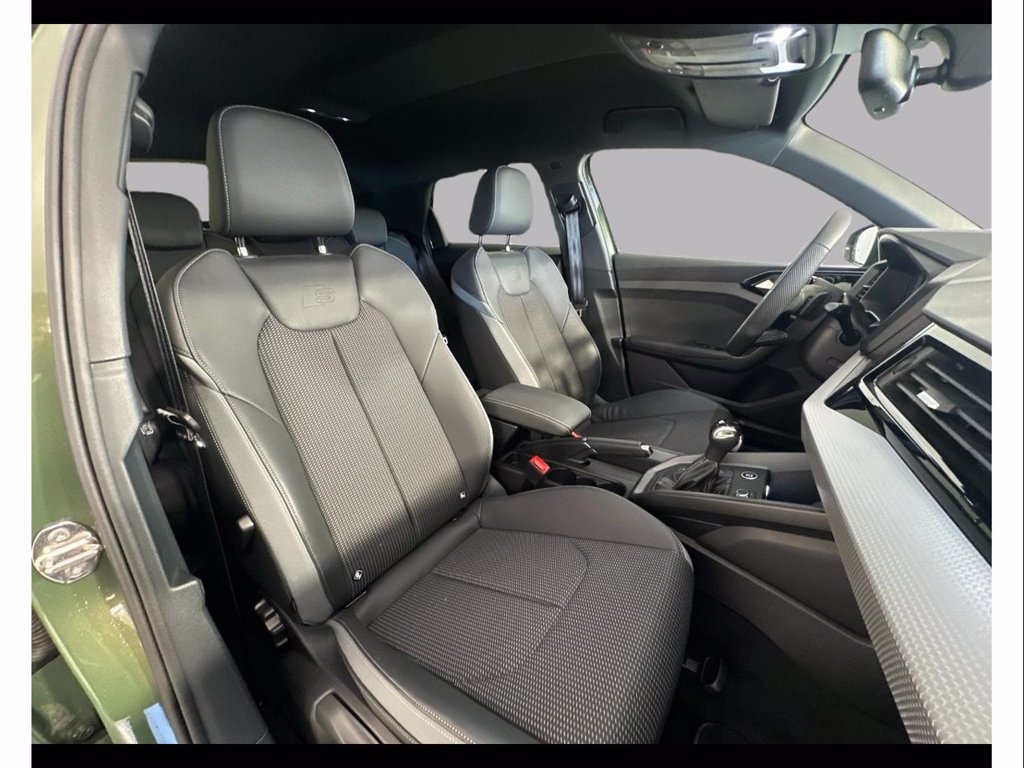 AUDI A1 sportback 40 2.0 tfsi identity black 207cv s-tronic