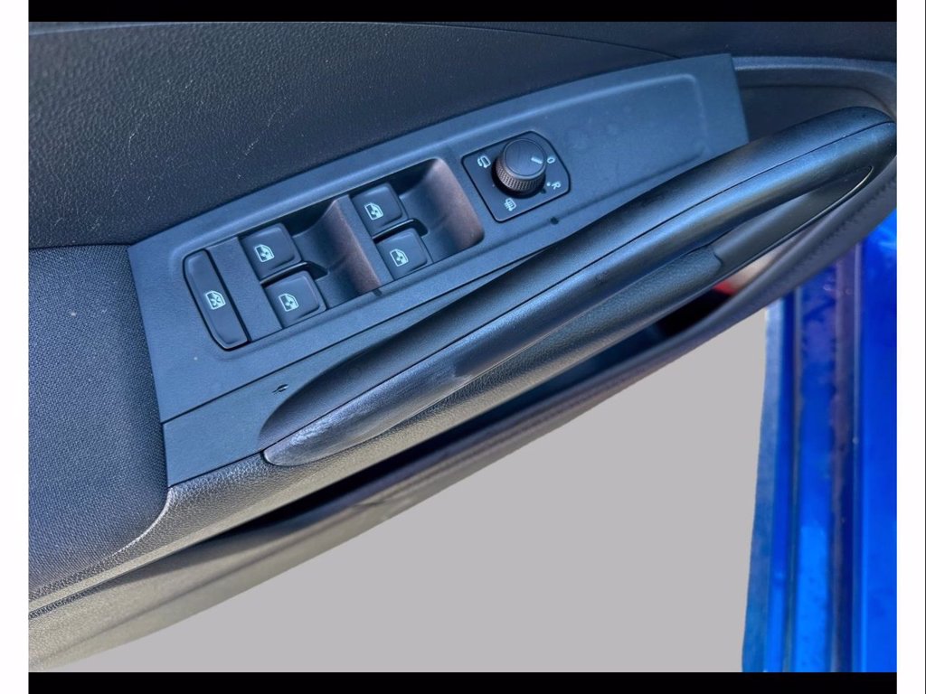 SKODA Fabia 1.0 tsi young edition 95cv