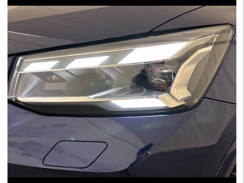 AUDI Q2 30 2.0 tdi identity black