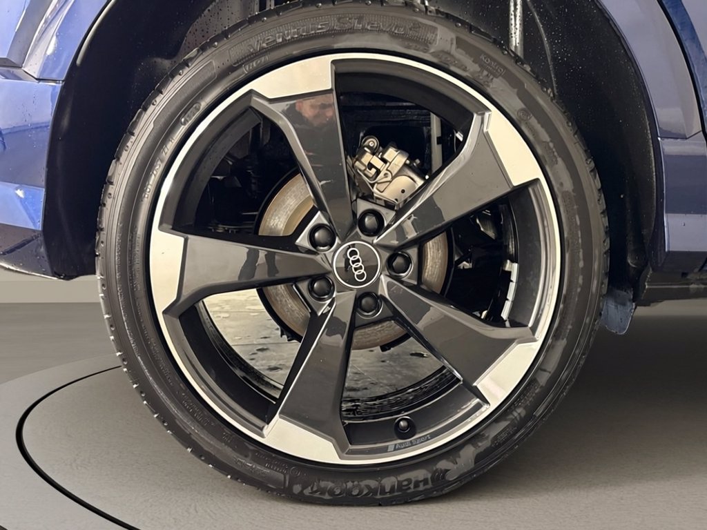 AUDI Q2 30 2.0 tdi identity black