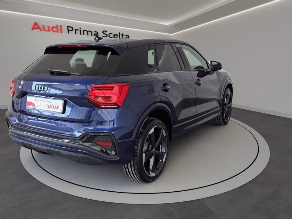 AUDI Q2 30 2.0 tdi identity black