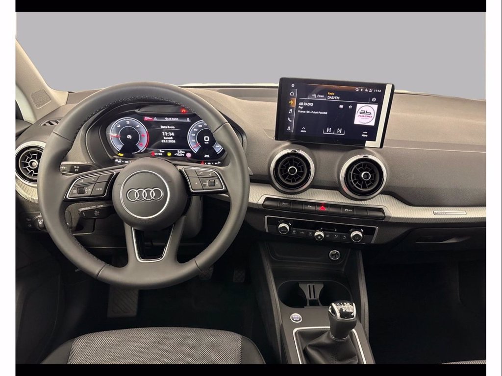 AUDI Q2 30 2.0 tdi identity black