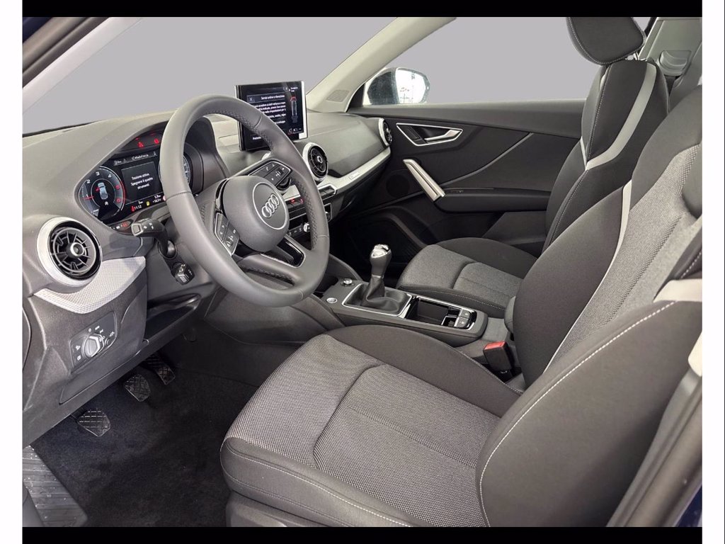 AUDI Q2 30 2.0 tdi identity black