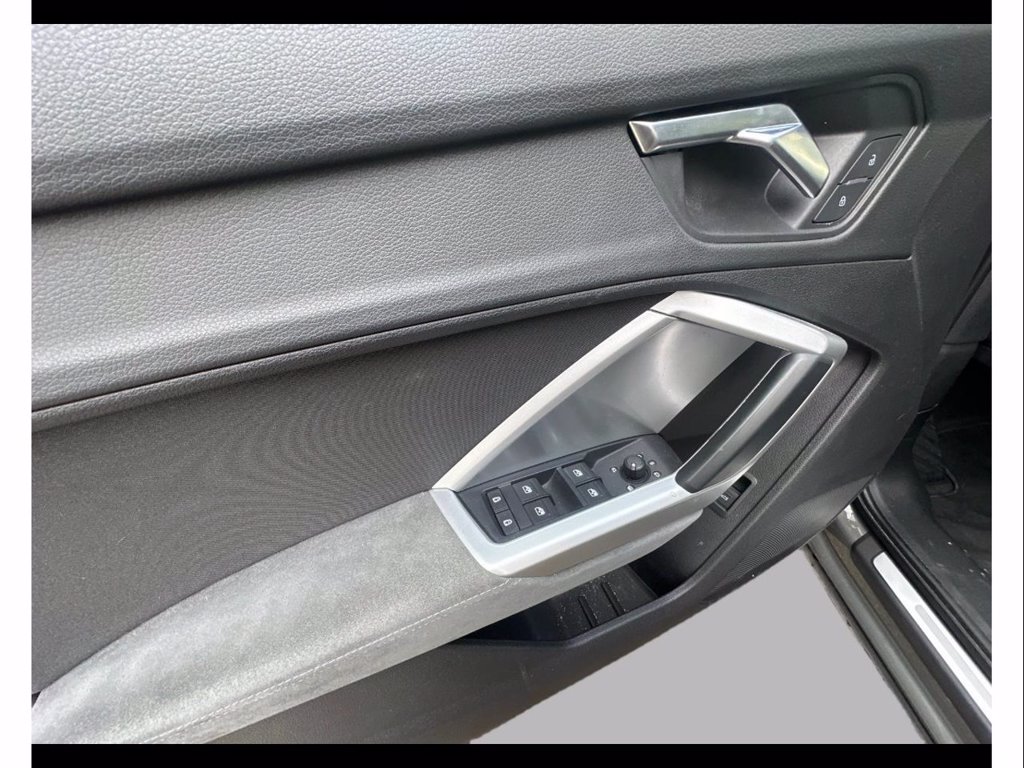 AUDI Q3 35 2.0 tdi business advanced s-tronic