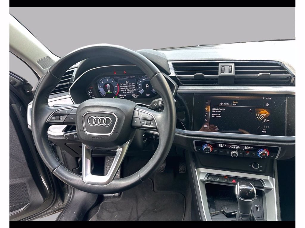 AUDI Q3 35 2.0 tdi business advanced s-tronic