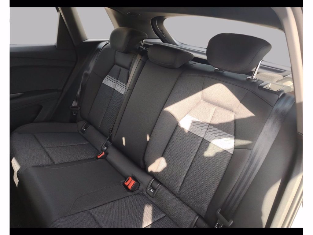 AUDI Q4 e-tron 35 business advanced