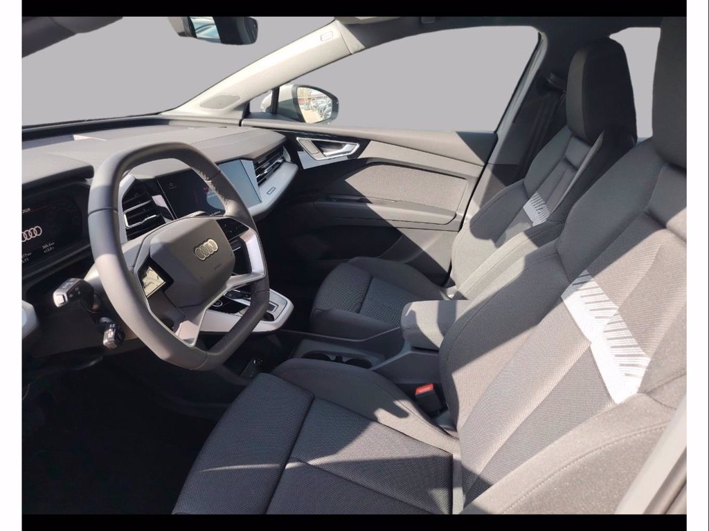 AUDI Q4 e-tron 35 business advanced