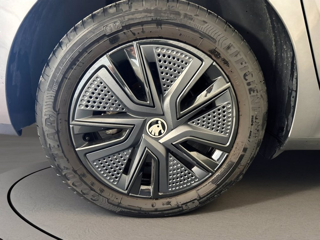 SKODA Fabia 1.0 tsi young edition 95cv
