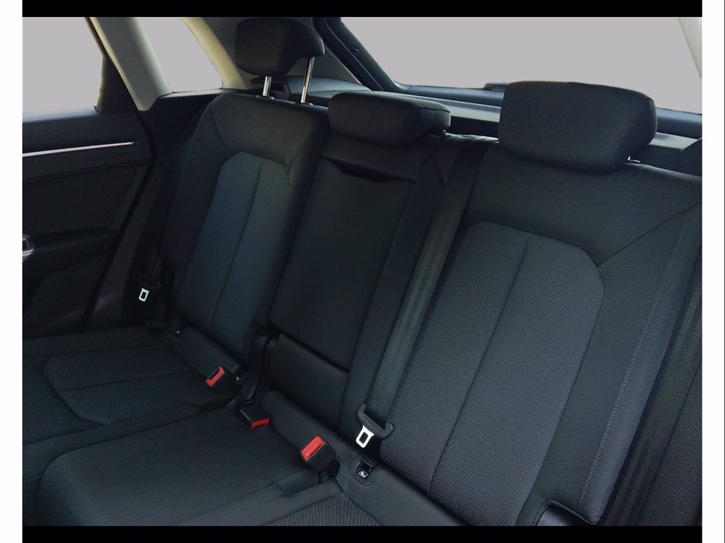 AUDI Q3 35 2.0 tdi business advanced s-tronic
