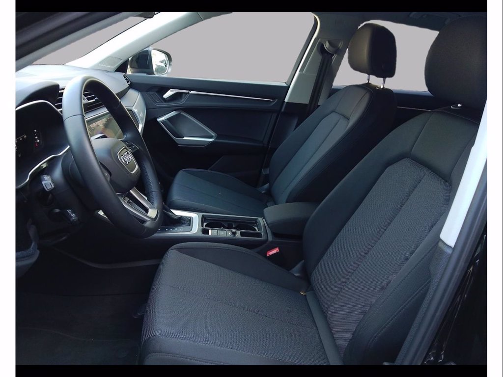 AUDI Q3 35 2.0 tdi business advanced s-tronic