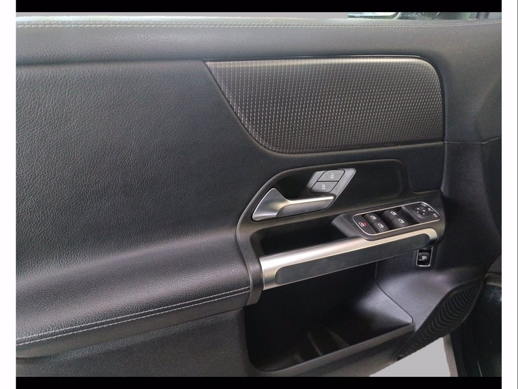 MERCEDES Glb 200 d sport plus 4matic auto