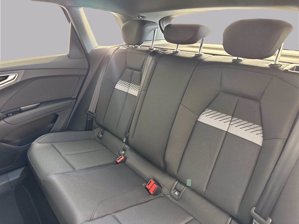 AUDI Q4 e-tron 45 business advanced
