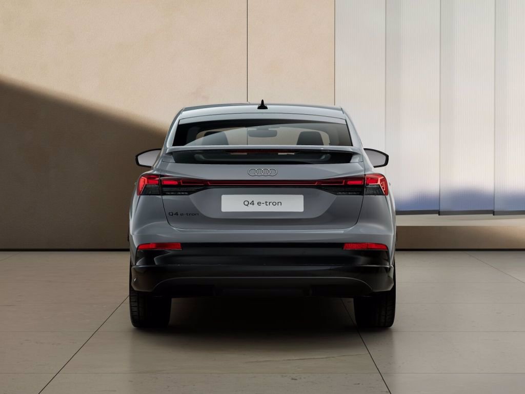 AUDI Q4 sportback e-tron business 204cv