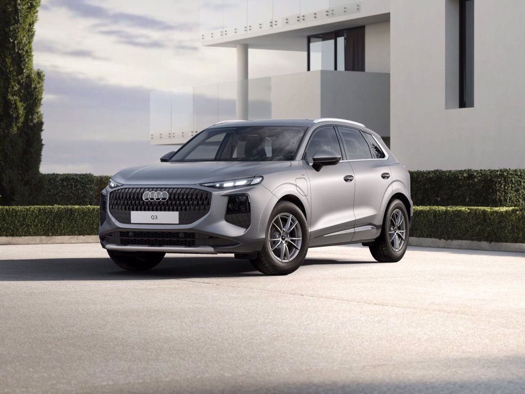AUDI Q3 1.5 e-hybrid business 272cv s-tronic