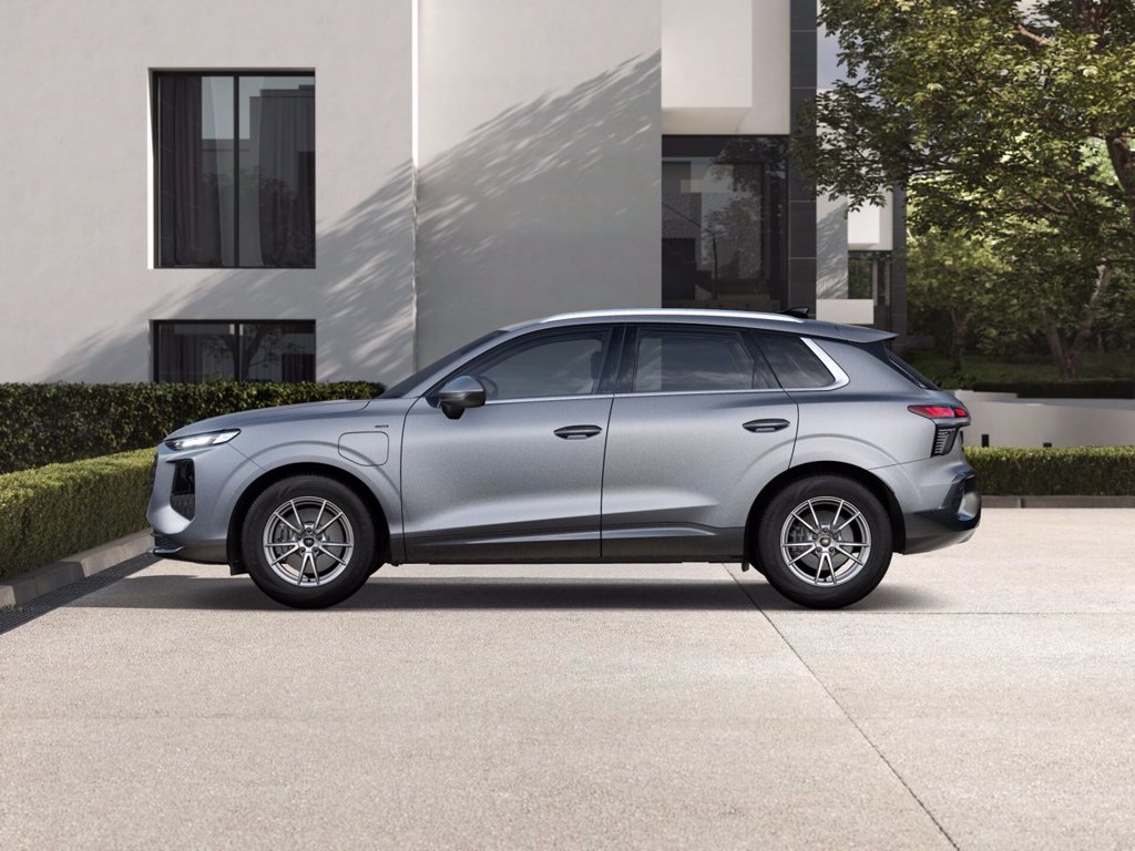 AUDI Q3 1.5 e-hybrid business 272cv s-tronic