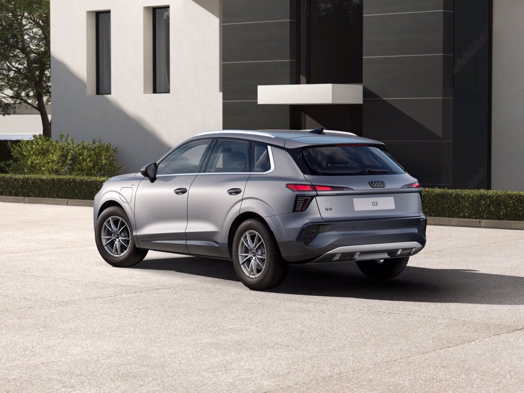 AUDI Q3 1.5 e-hybrid business 272cv s-tronic