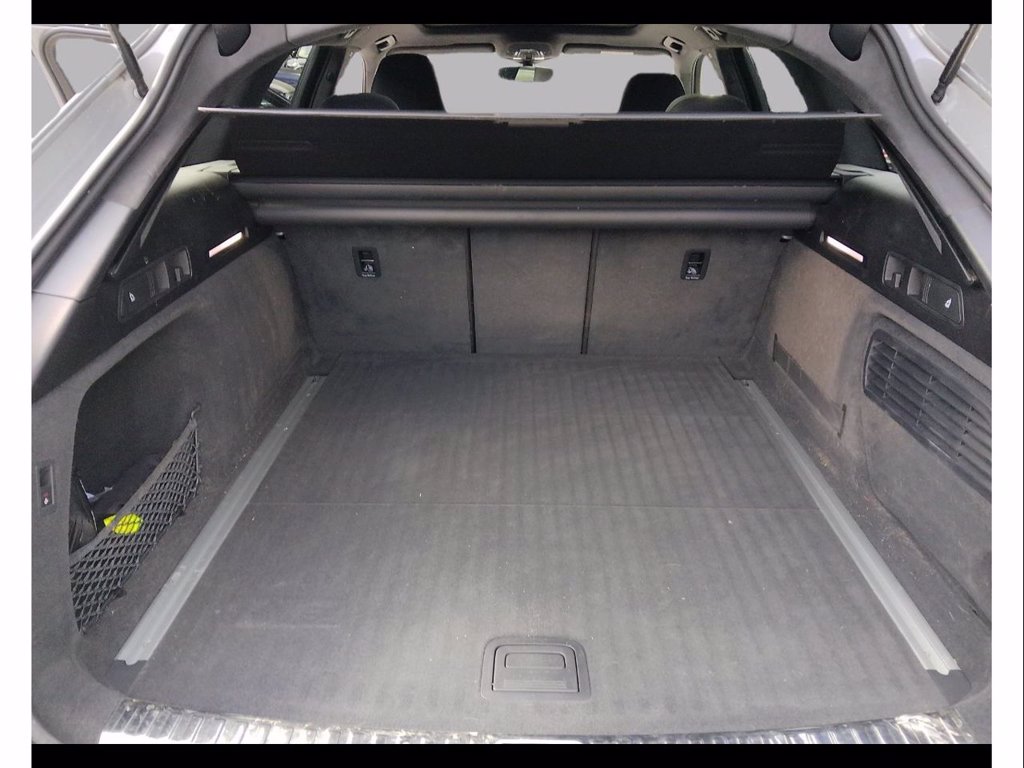 AUDI Rs6 avant 4.0 mhev performance quattro tiptronic