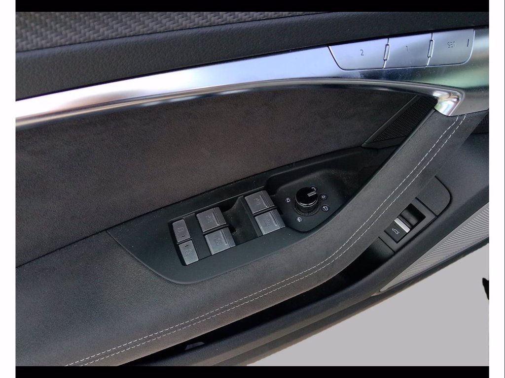 AUDI Rs6 avant 4.0 mhev performance quattro tiptronic