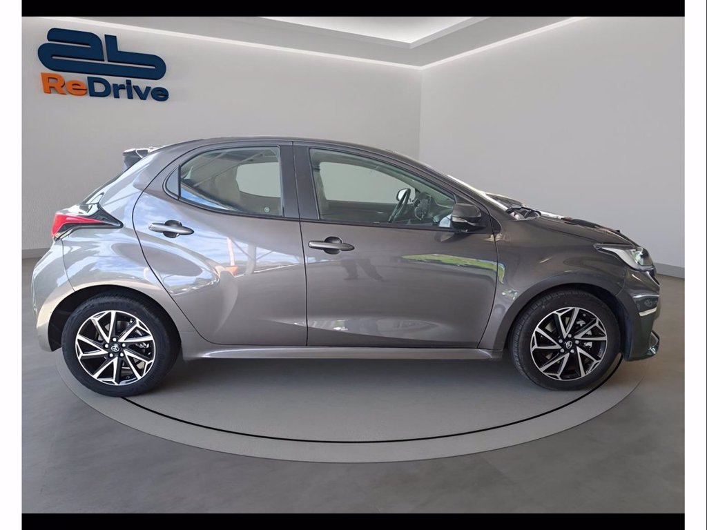 TOYOTA Yaris 1.5h trend