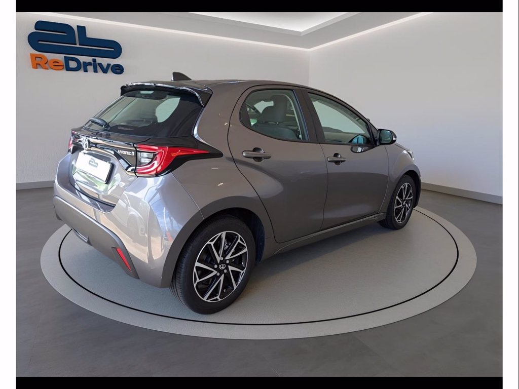 TOYOTA Yaris 1.5h trend