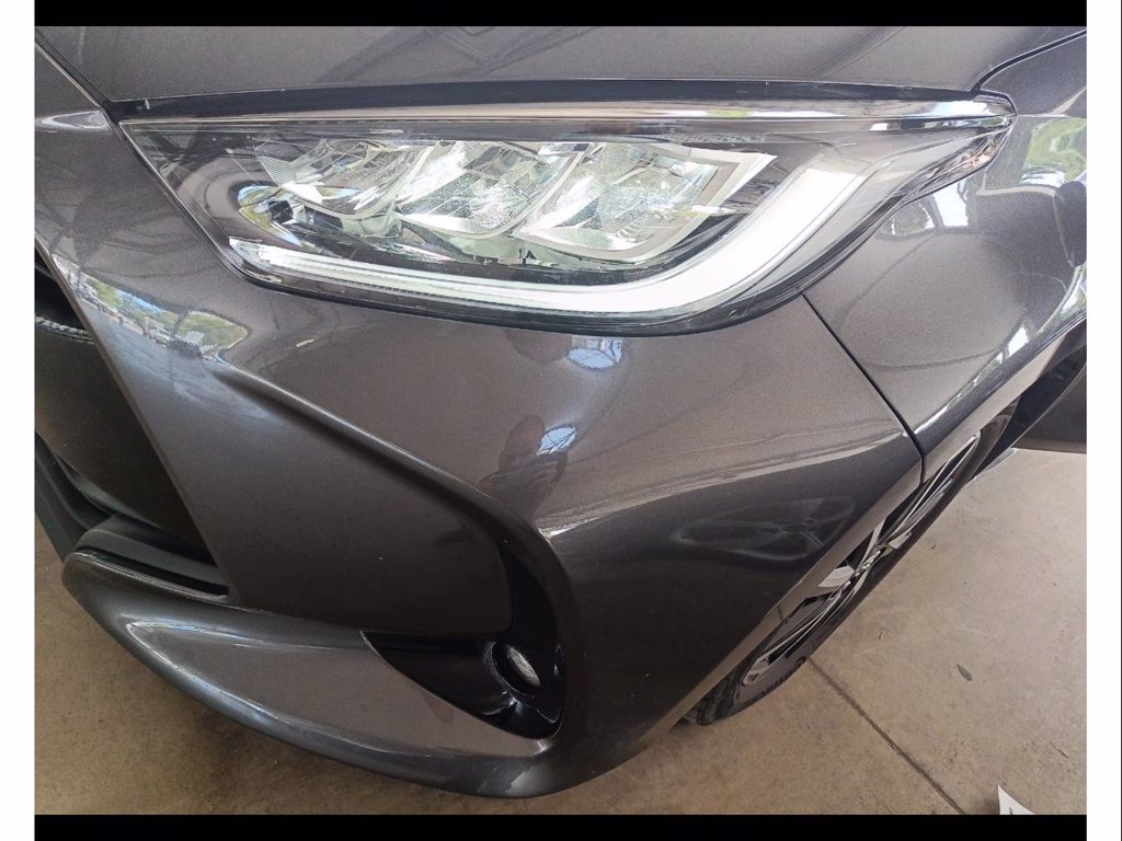 TOYOTA Yaris 1.5h trend