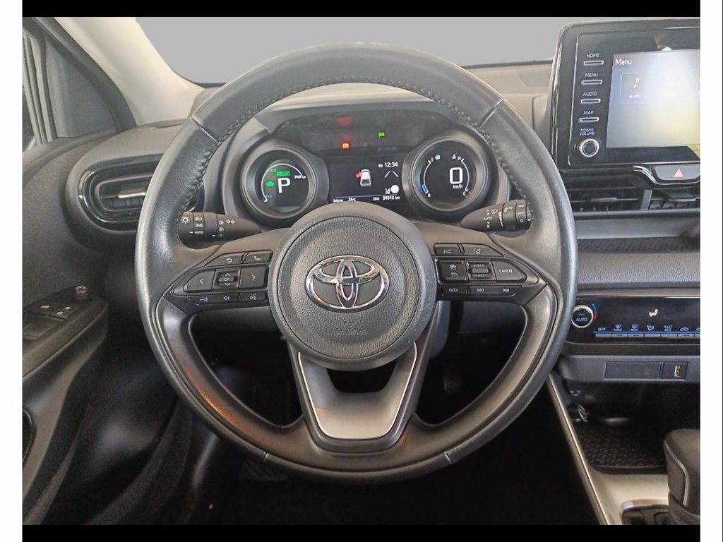 TOYOTA Yaris 1.5h trend