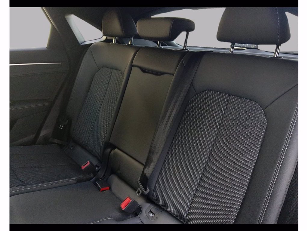 AUDI Q3 sportback 35 2.0 tdi identity black s-tronic