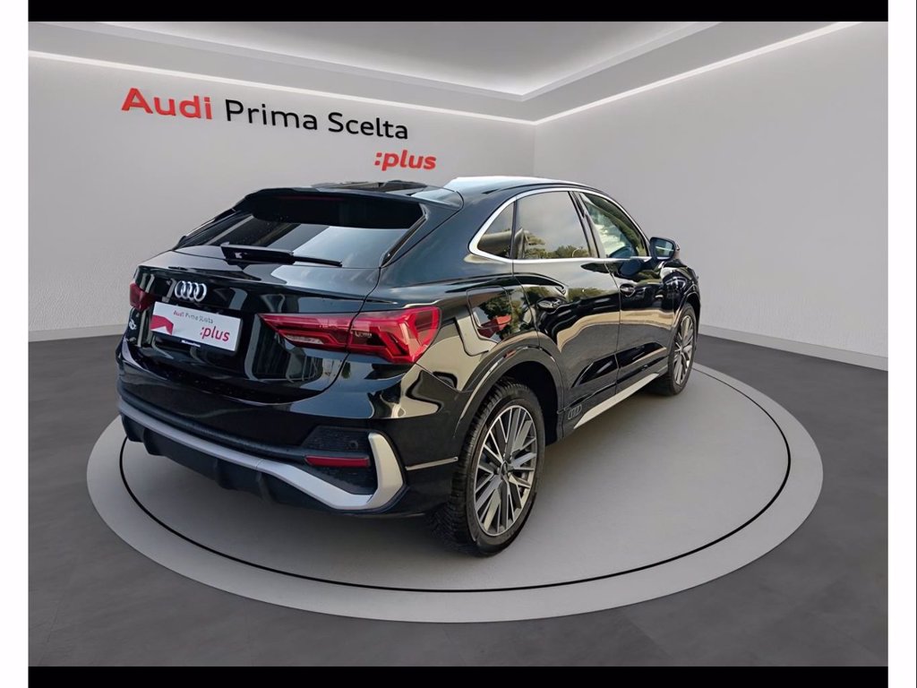 AUDI Q3 sportback 35 2.0 tdi identity black s-tronic