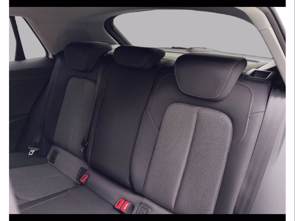 AUDI Q2 35 2.0 tdi identity black s-tronic