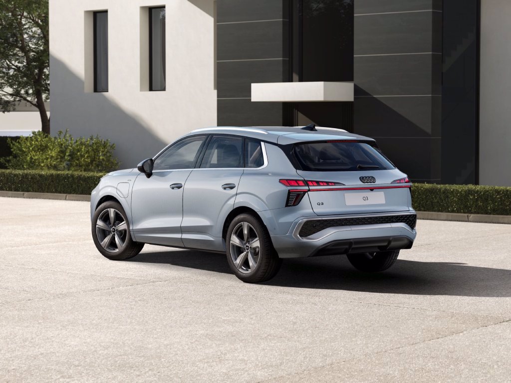 AUDI Q3 1.5 e-hybrid s line edition 272cv s-tronic