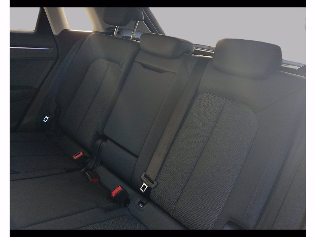 AUDI Q3 35 2.0 tdi business advanced s-tronic