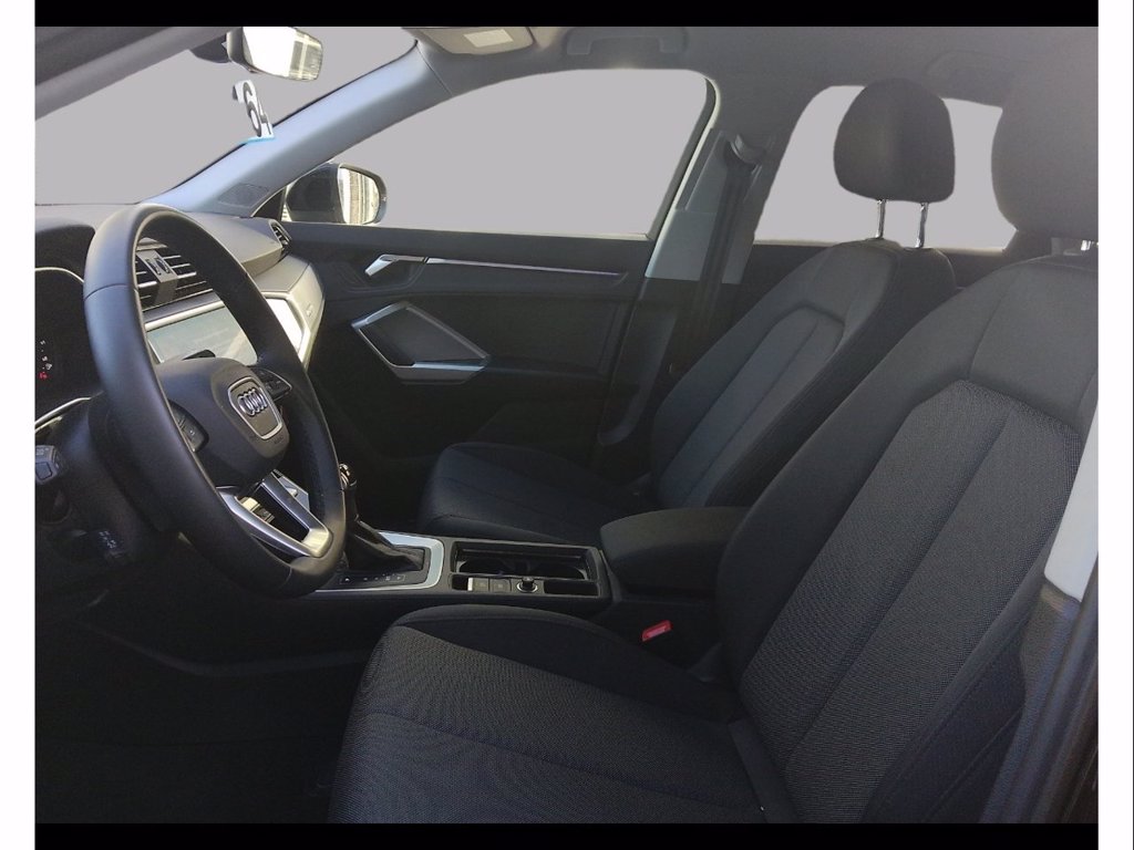 AUDI Q3 35 2.0 tdi business advanced s-tronic
