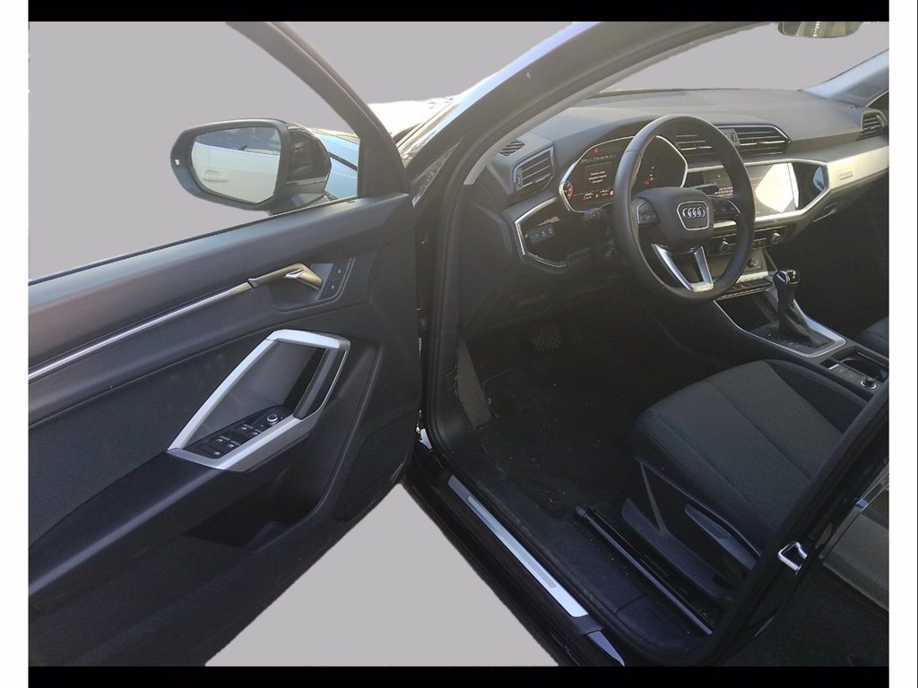 AUDI Q3 35 2.0 tdi business advanced s-tronic