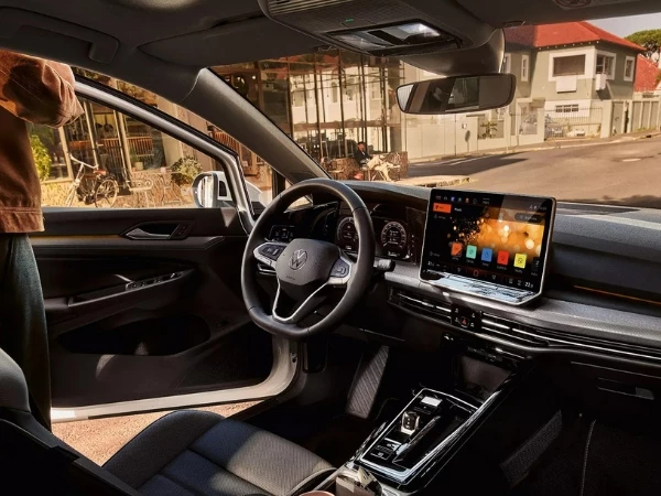 Nuova Golf Infotainment 600X450