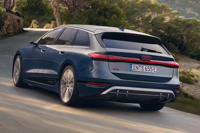 S6 Avant E Tron 3 Box Contenuti 5000X3335