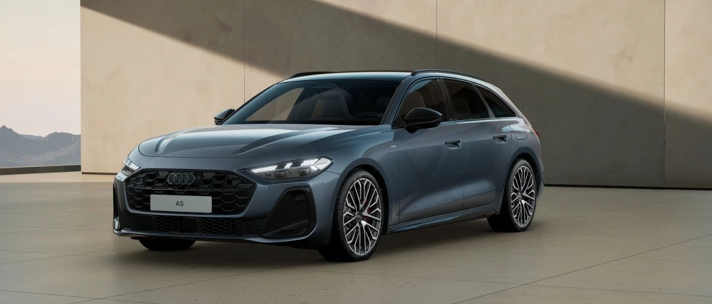 Audi A5 Avant E Hybrid Desk
