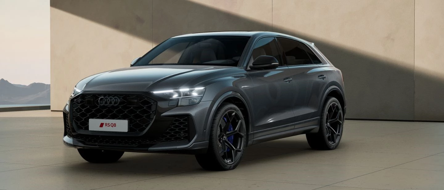 Audi RSQ8 Performance Desk