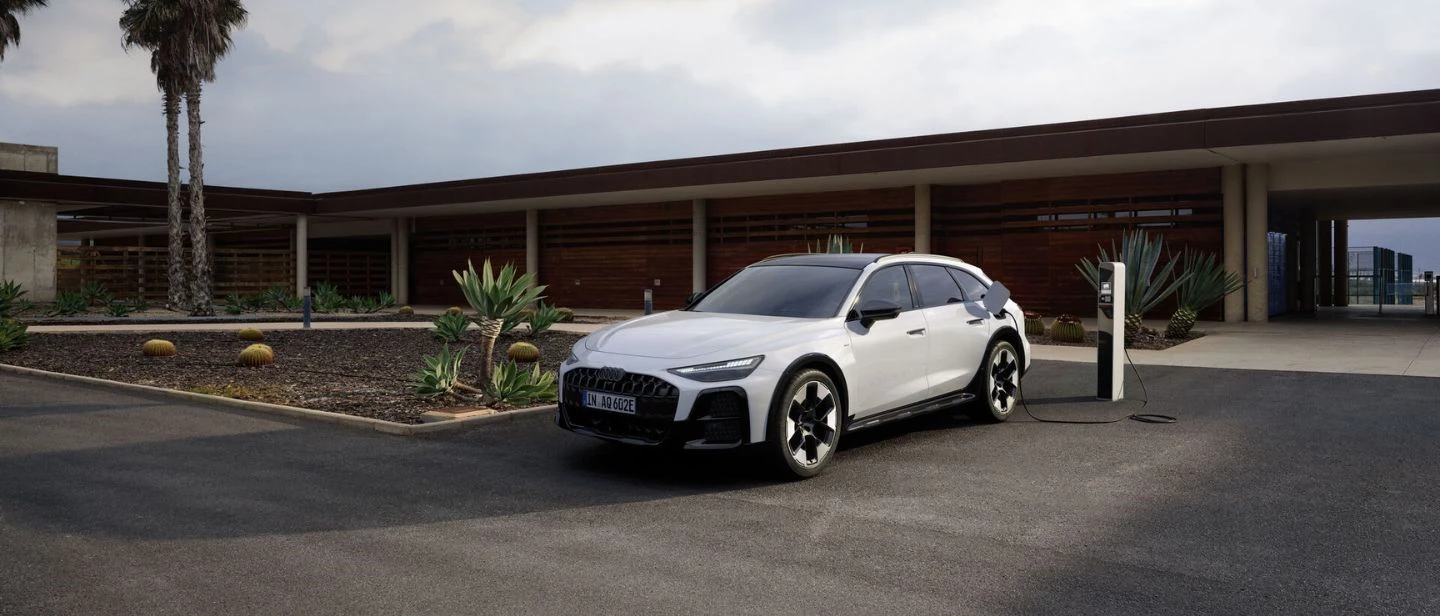 Nuova A6 Allroad E Hybrid Desktop 1440X616