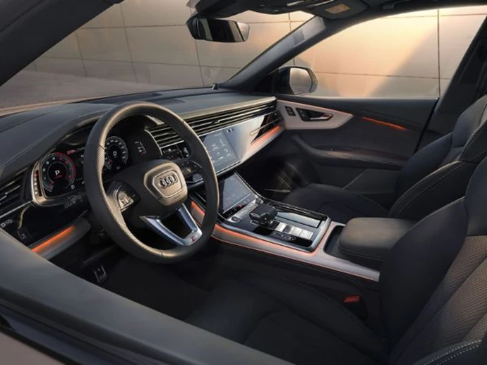 Interno Q8 Etron Sline