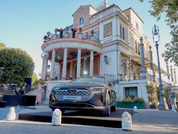 Casina Valadier Evento Audi Q8 Etron