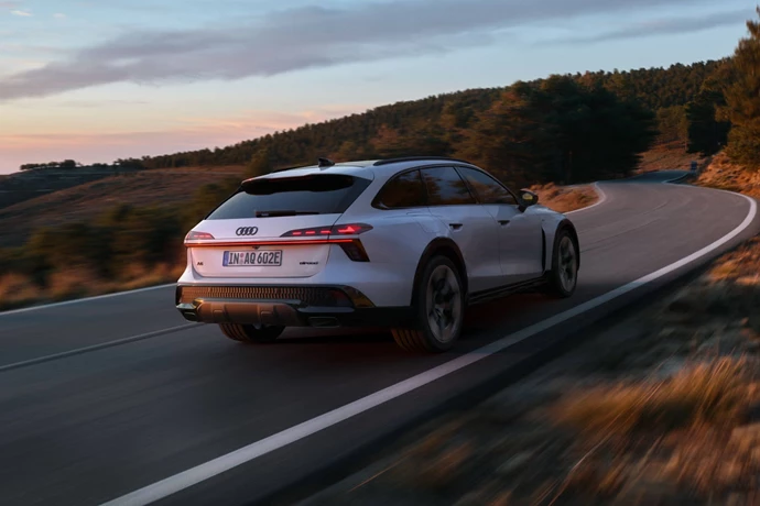 Nuova A6 Allroad E Hybrid 3 Box Contenuti 5000X3335