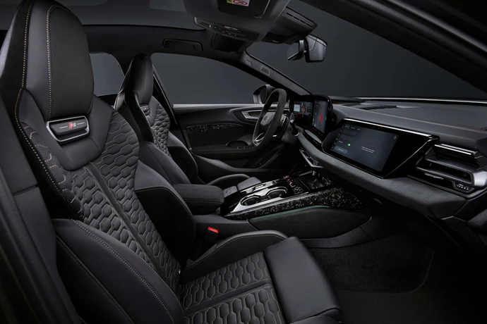 Nuova RS5 1 Box Contenuti 5000X3335