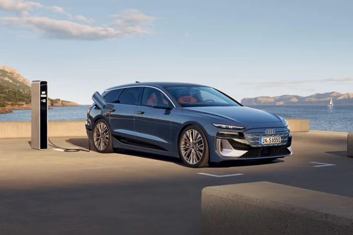 S6 Avant E Tron 1 Box Contenuti 5000X3335