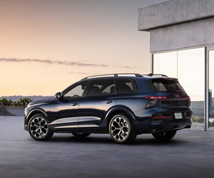 Audi Q9 3