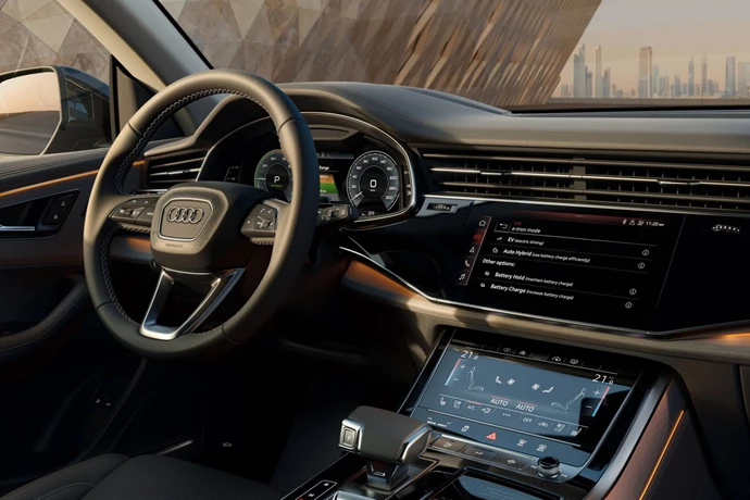 Q8 SUV E Hybrid 2 Box Contenuti 5000X3335