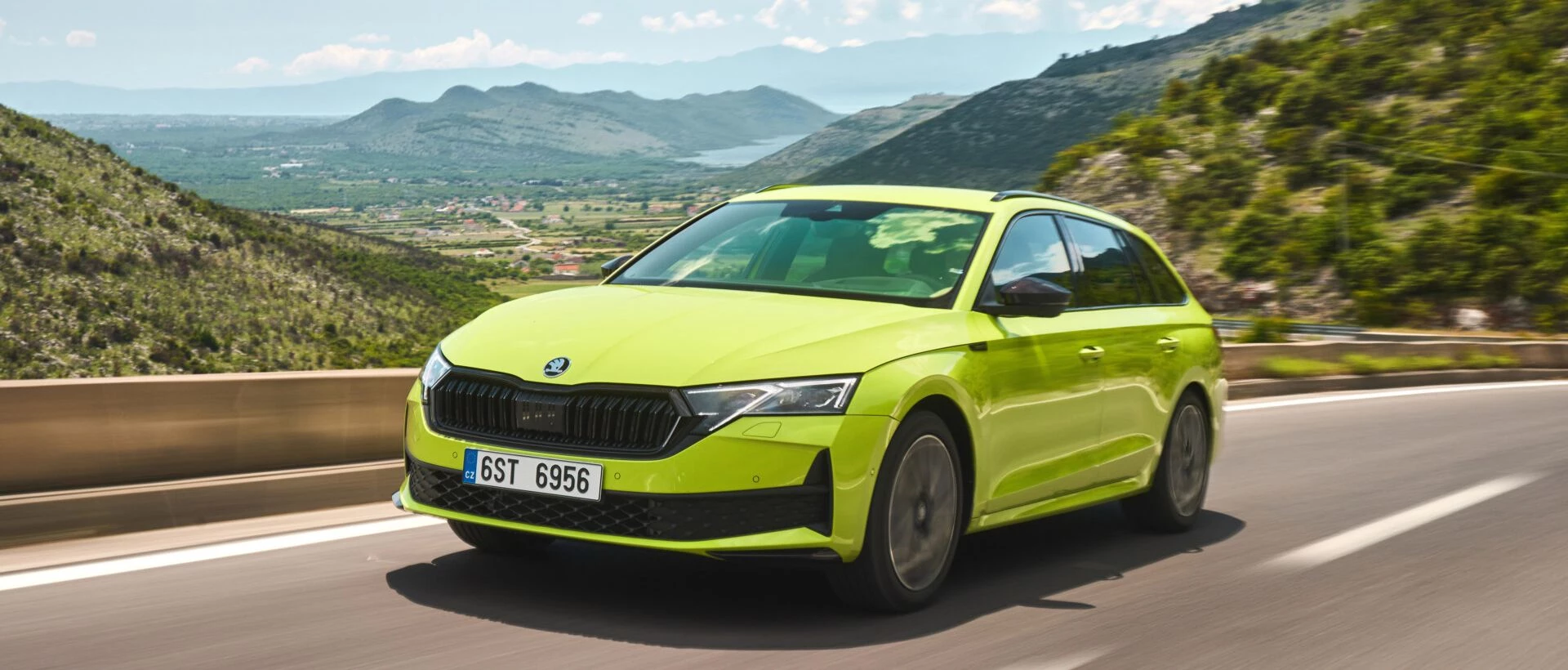 Nuova Skoda Octavia Desk