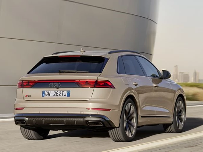 Posteriore Q8 Etron Sline